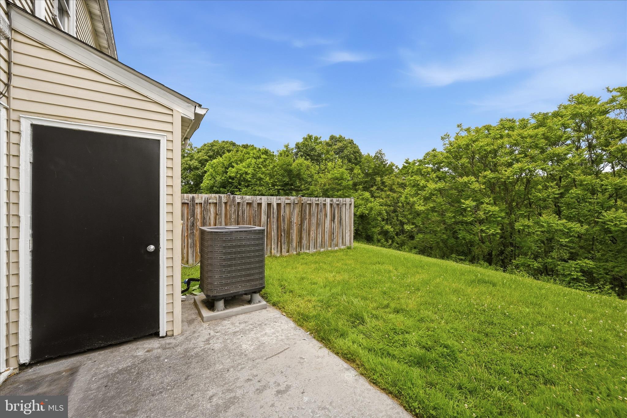 304 ASH HOLLOW DRIVE
