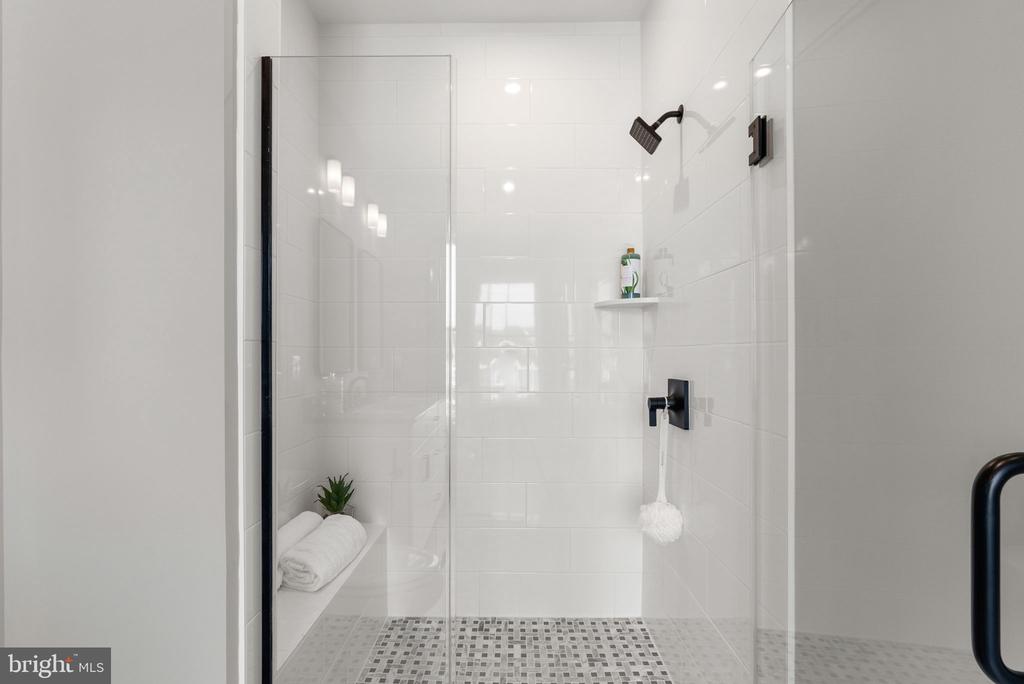 2 HEYFORD DRIVE Unit: TEAGAN 24-F2