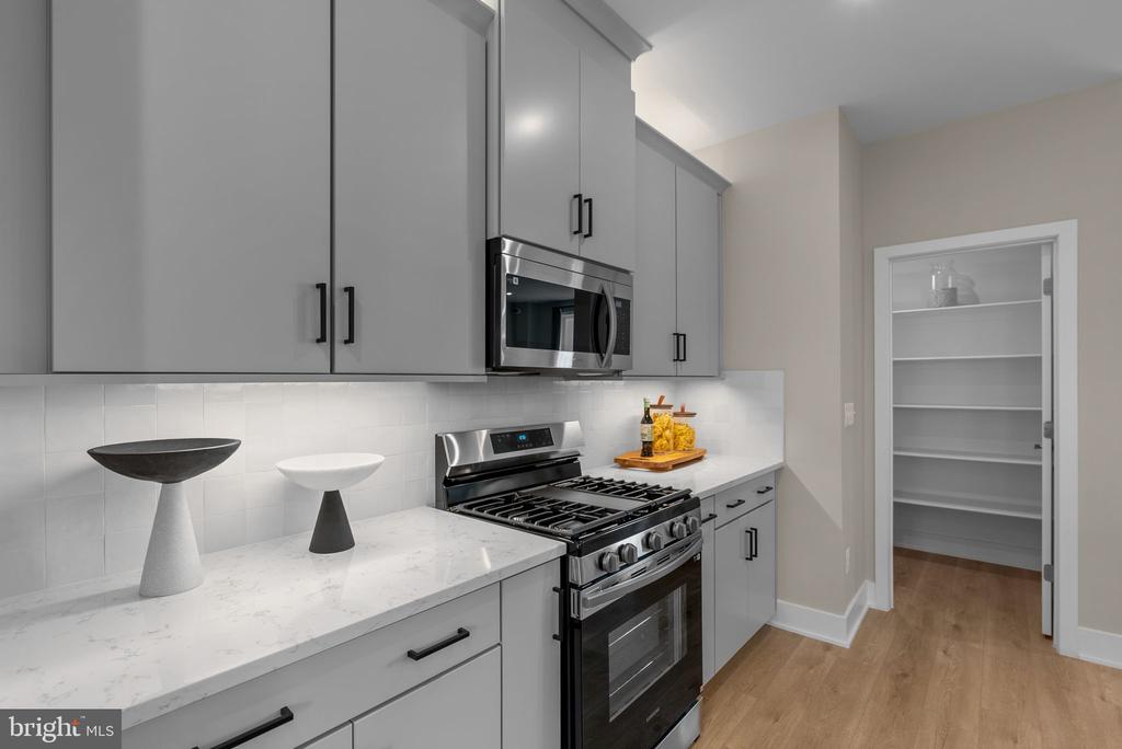 2 HEYFORD DRIVE Unit: TEAGAN 24-F2