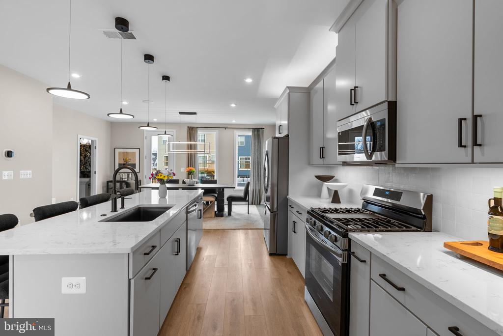 2 HEYFORD DRIVE Unit: TEAGAN 24-F2