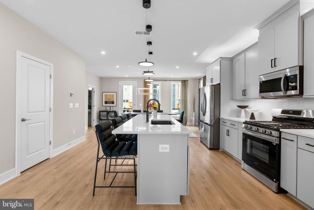2 HEYFORD DRIVE Unit: TEAGAN 24-F2