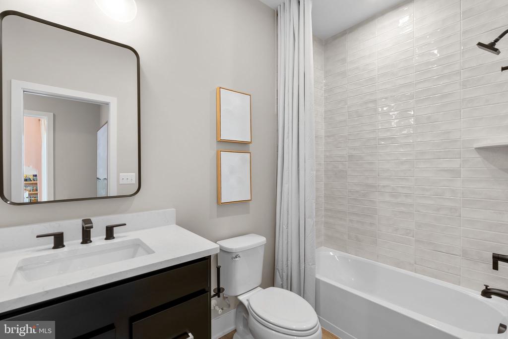 2 HEYFORD DRIVE Unit: TEAGAN 24-F2