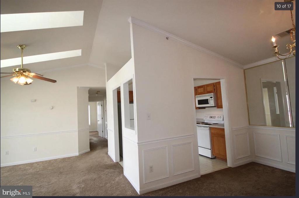 152 BROOKLAND COURT Unit: 10