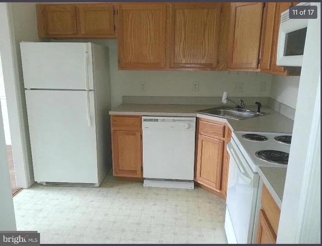 152 BROOKLAND COURT Unit: 10