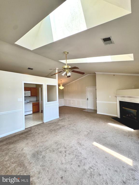 152 BROOKLAND COURT Unit: 10