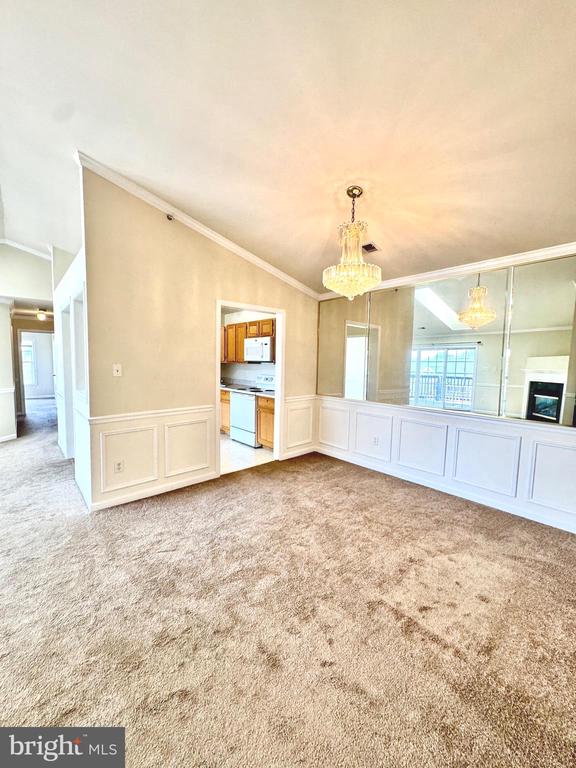 152 BROOKLAND COURT Unit: 10