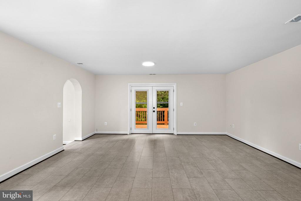112 YALE DRIVE