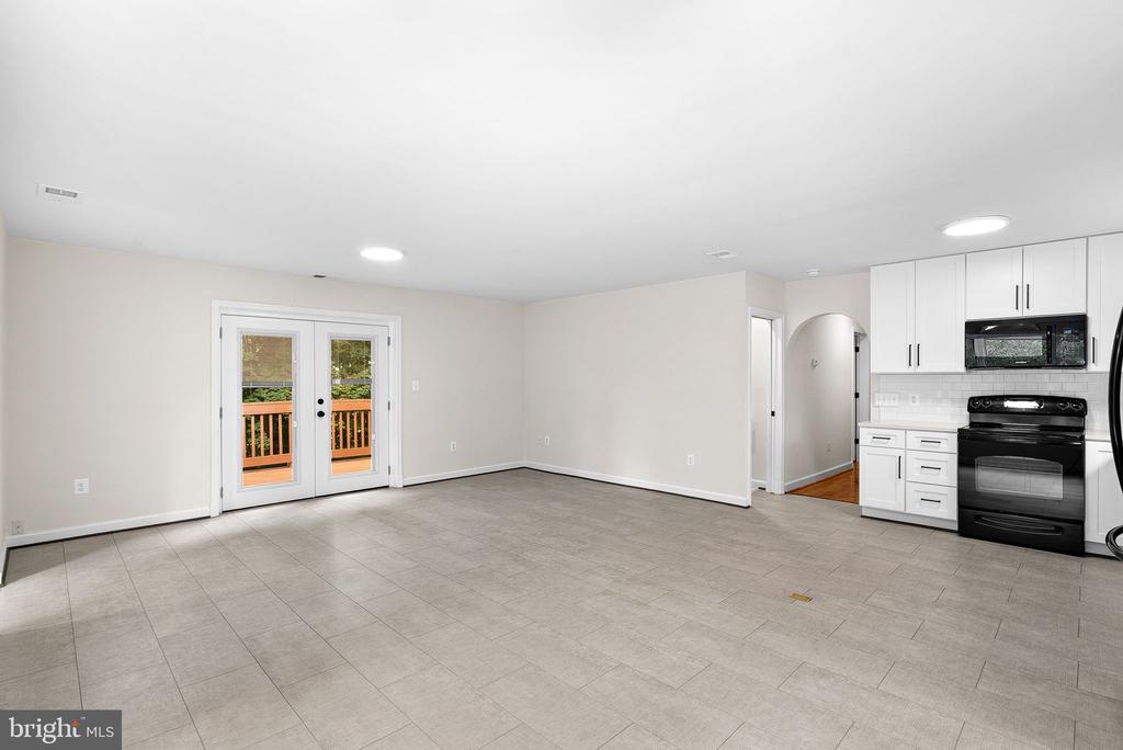 112 YALE DRIVE