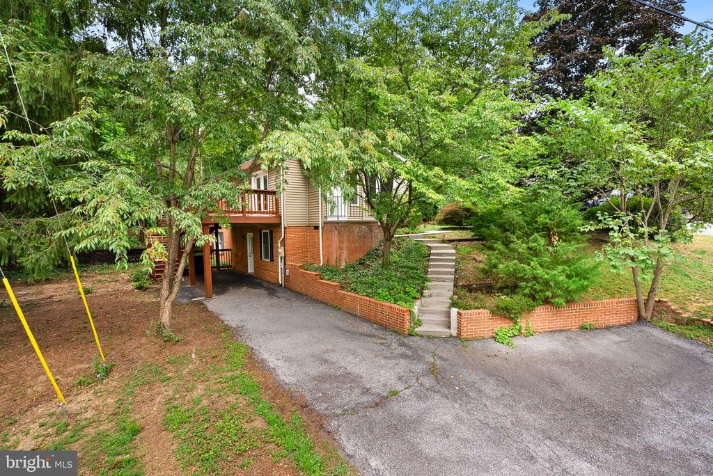 112 YALE DRIVE