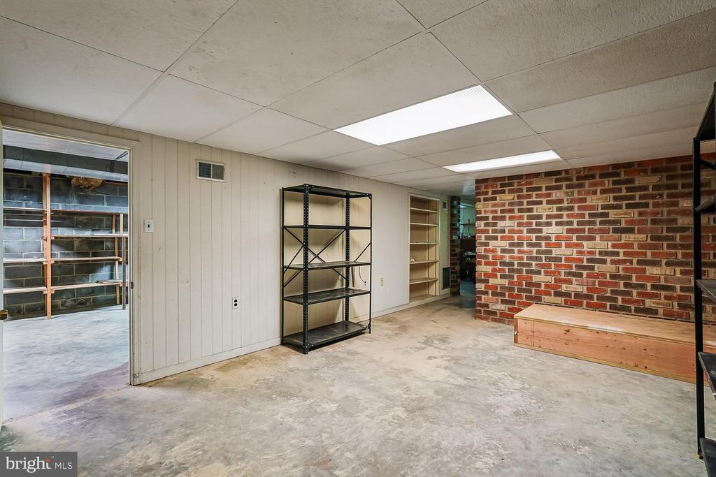 112 BEVERLY DR