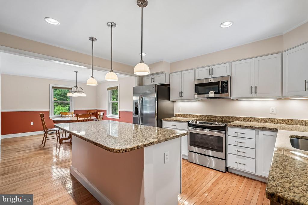 112 BEVERLY DR