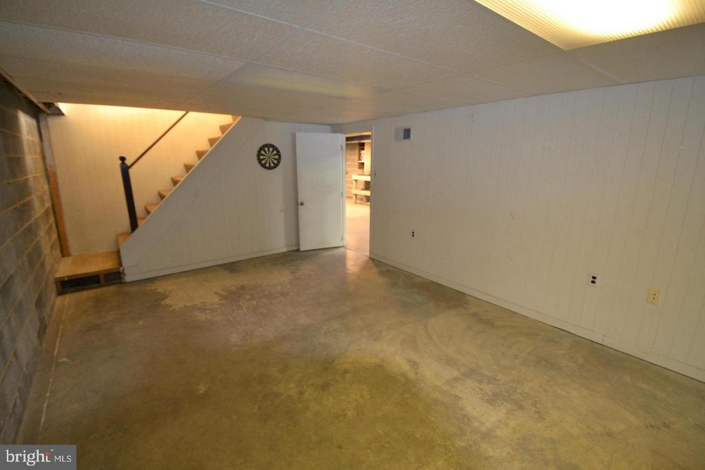 112 BEVERLY DR