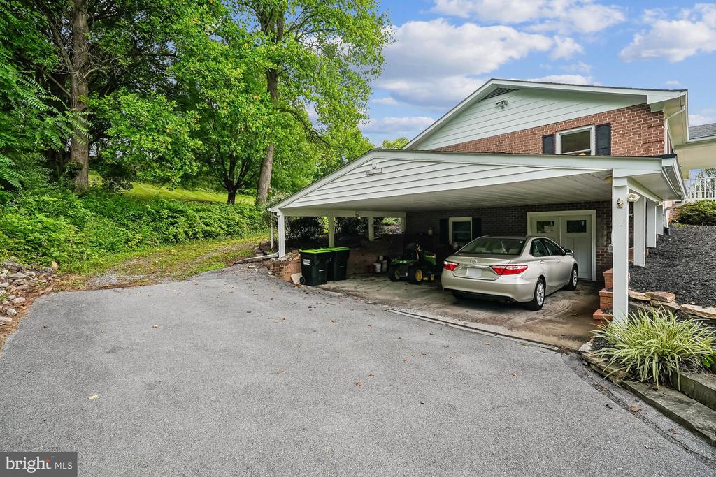 112 BEVERLY DR