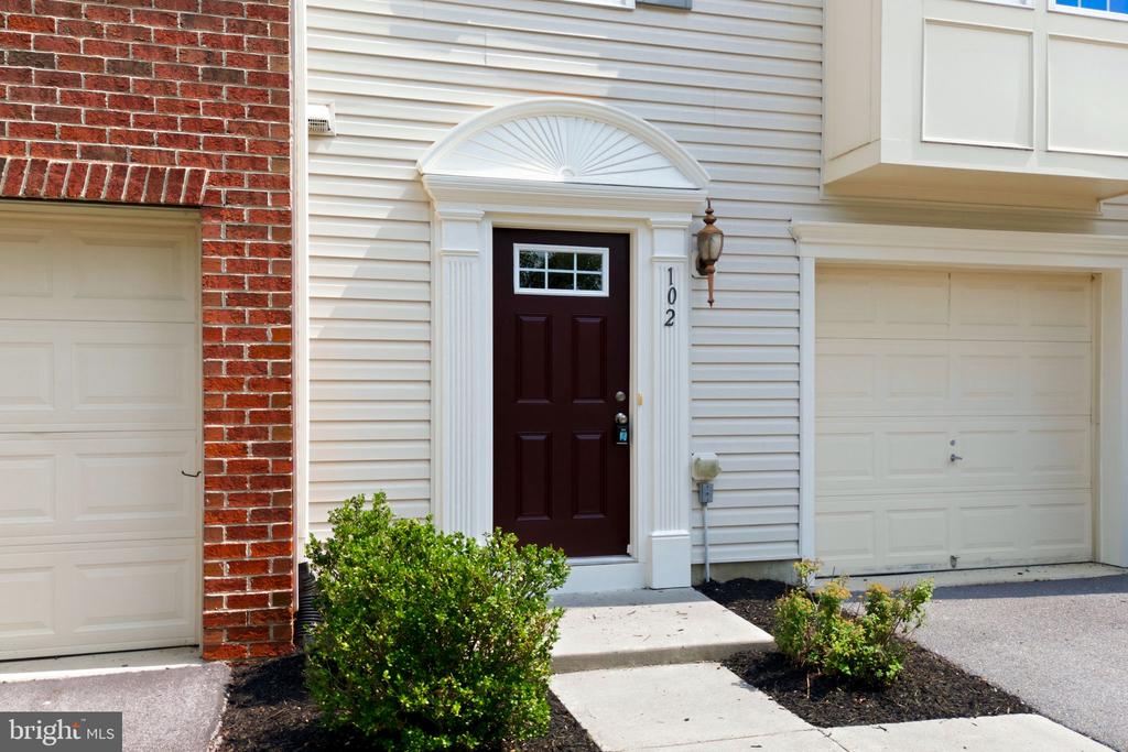 102 ARGYLE COURT
