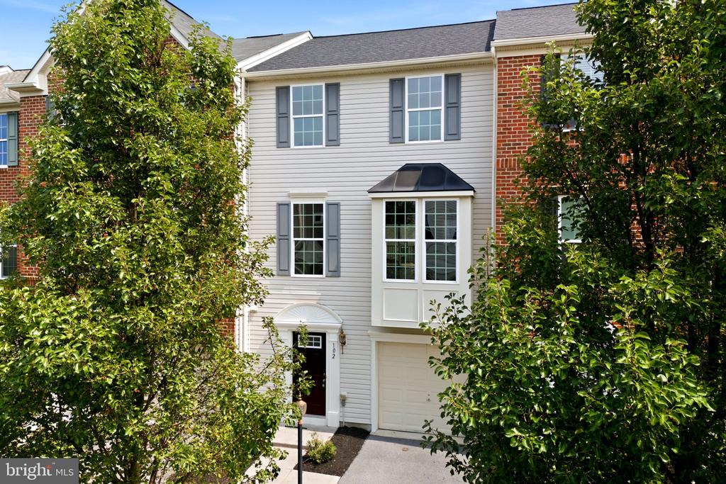 102 ARGYLE COURT
