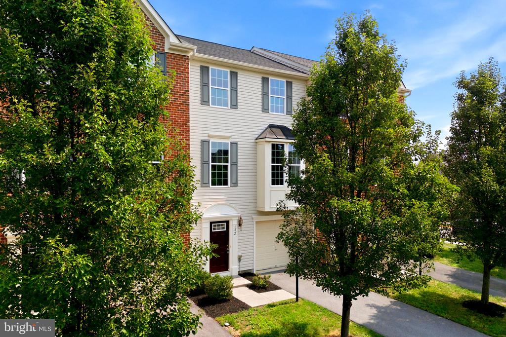 102 ARGYLE COURT