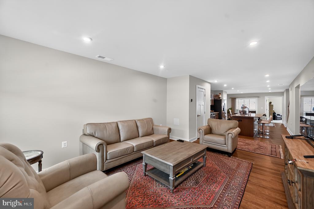 120 MAURY WAY