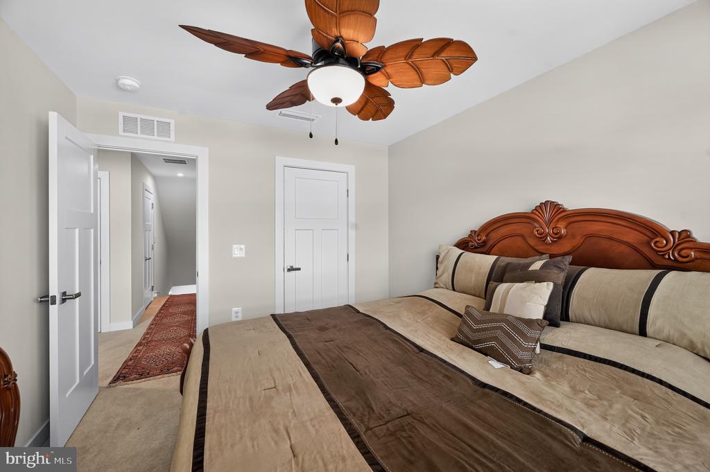 120 MAURY WAY
