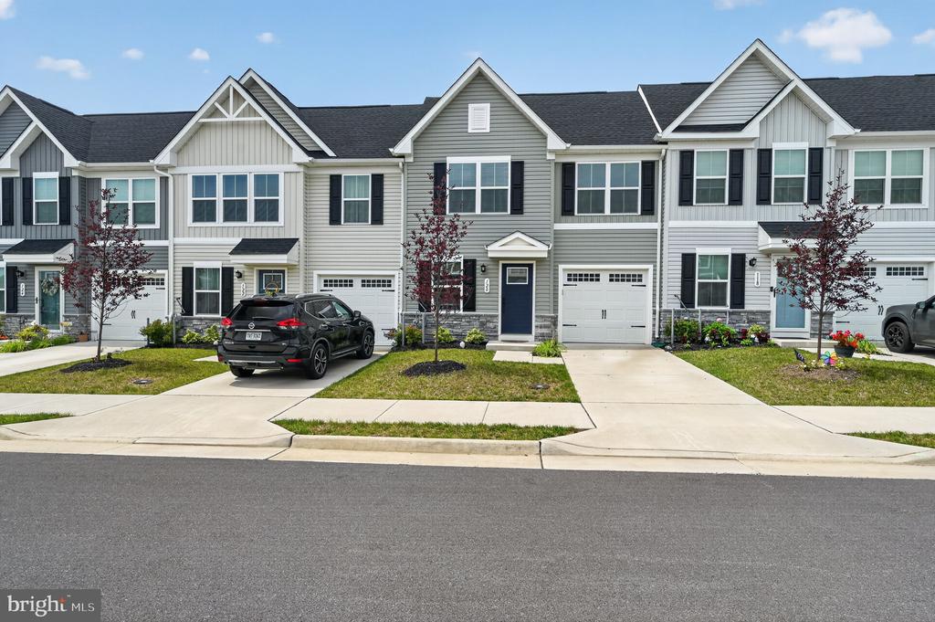 120 MAURY WAY