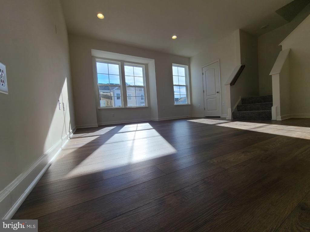 108 ALDERMAN WAY