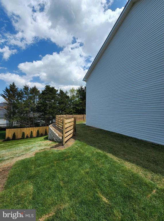 111 CORALYROSE COURT
