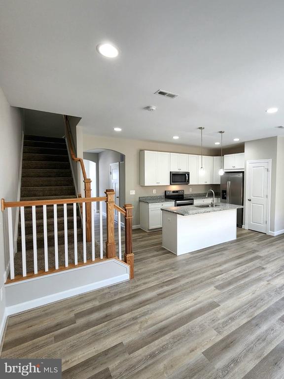 111 CORALYROSE COURT
