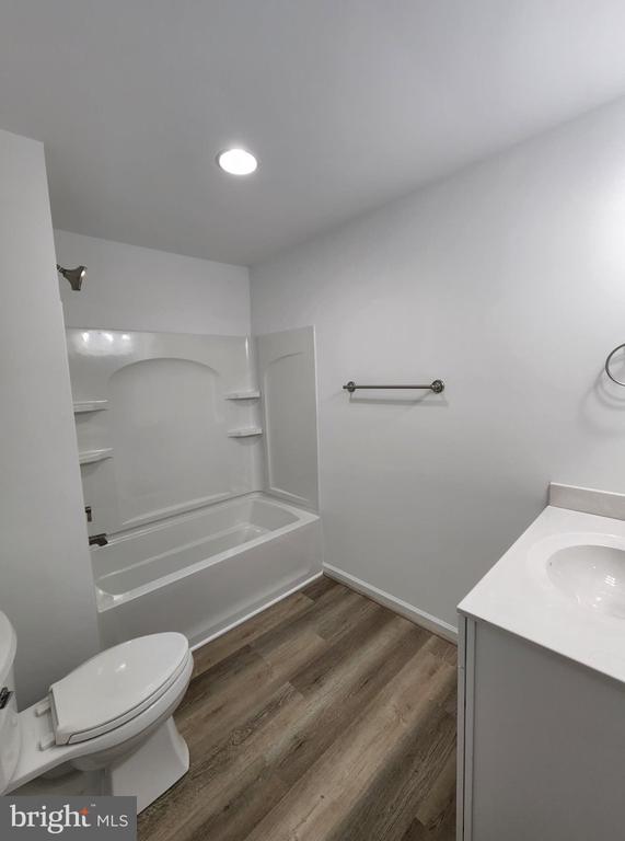 111 CORALYROSE COURT