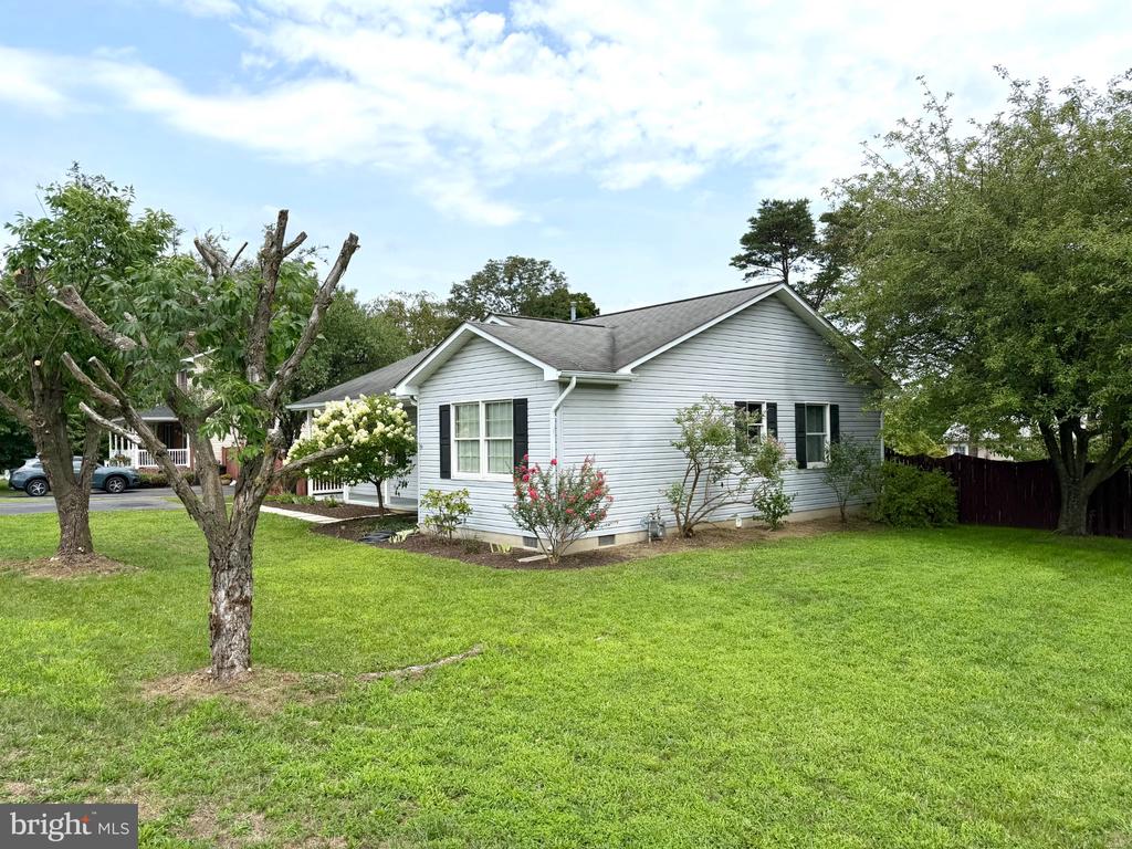 107 KINGSLAND COURT