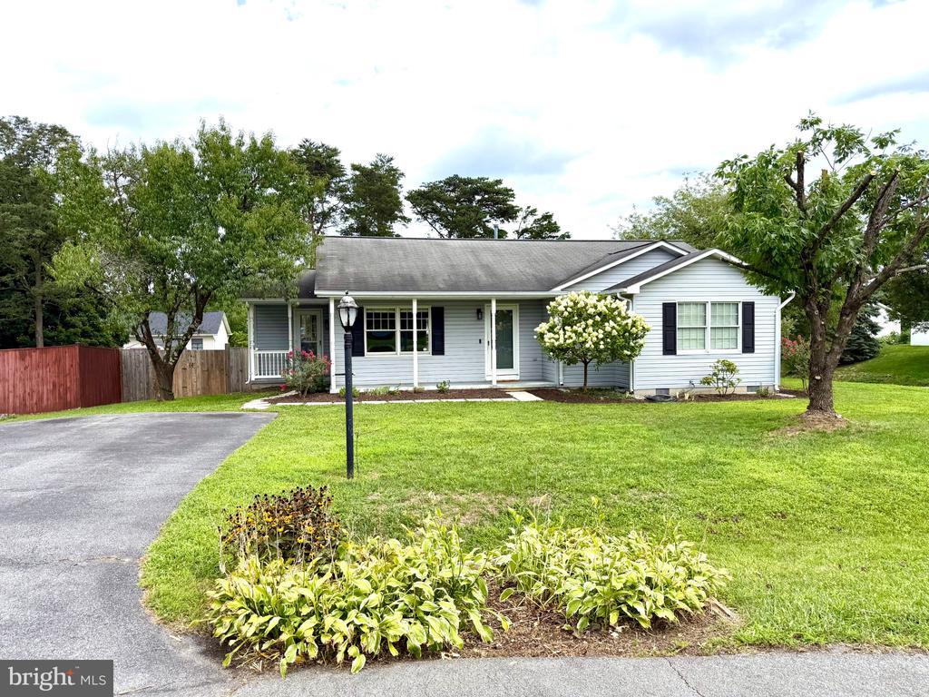 107 KINGSLAND COURT