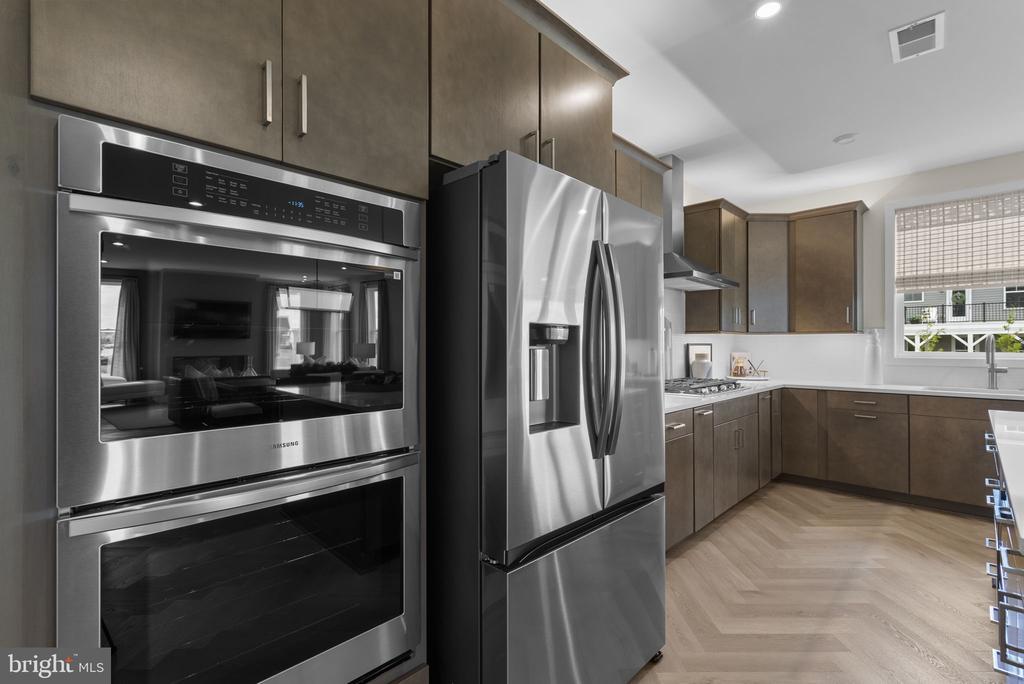 108 STATESMAN DRIVE Unit: HOMESITE 2202