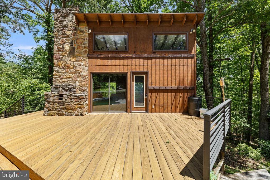 274 THREE OAKS DRIVE