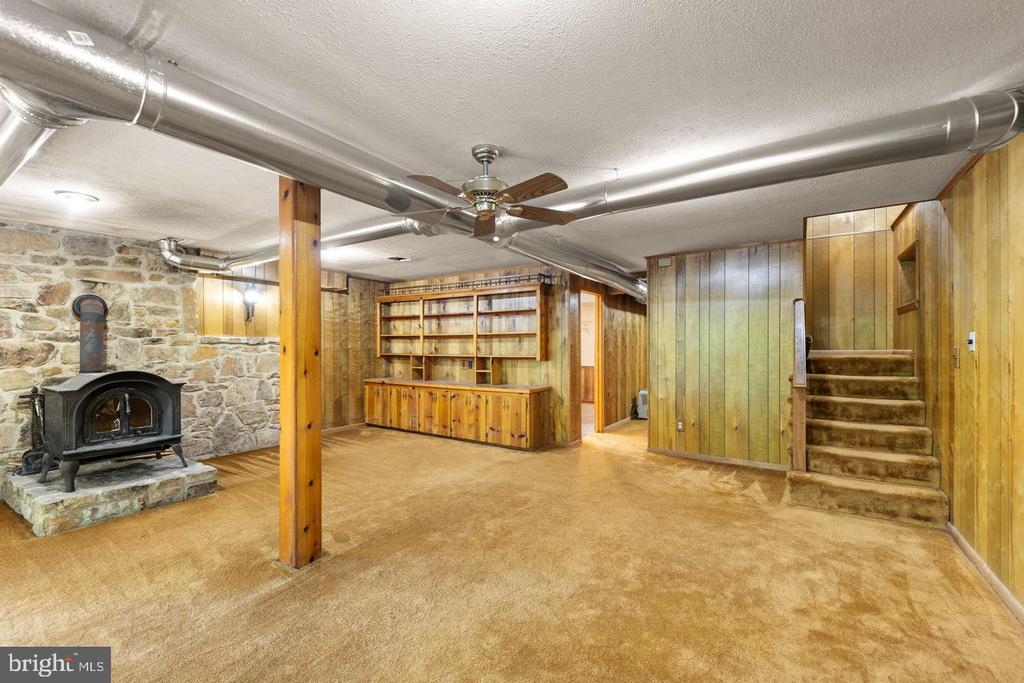 274 THREE OAKS DRIVE