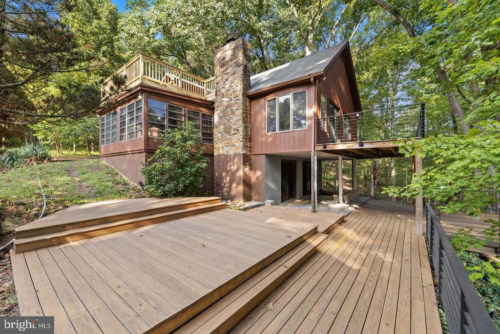 274 THREE OAKS DRIVE