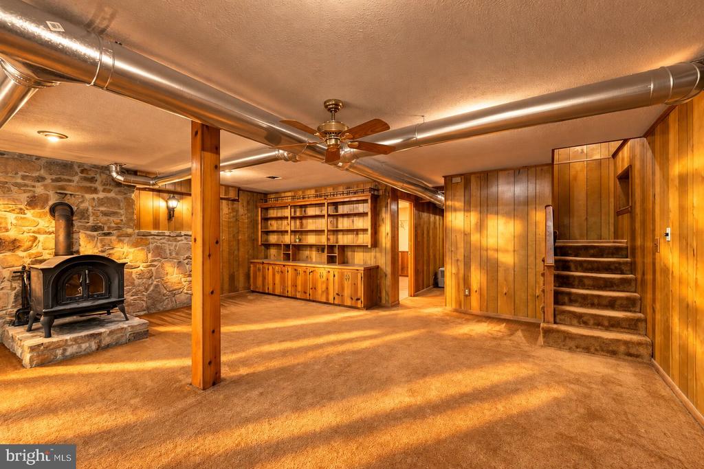 274 THREE OAKS DRIVE