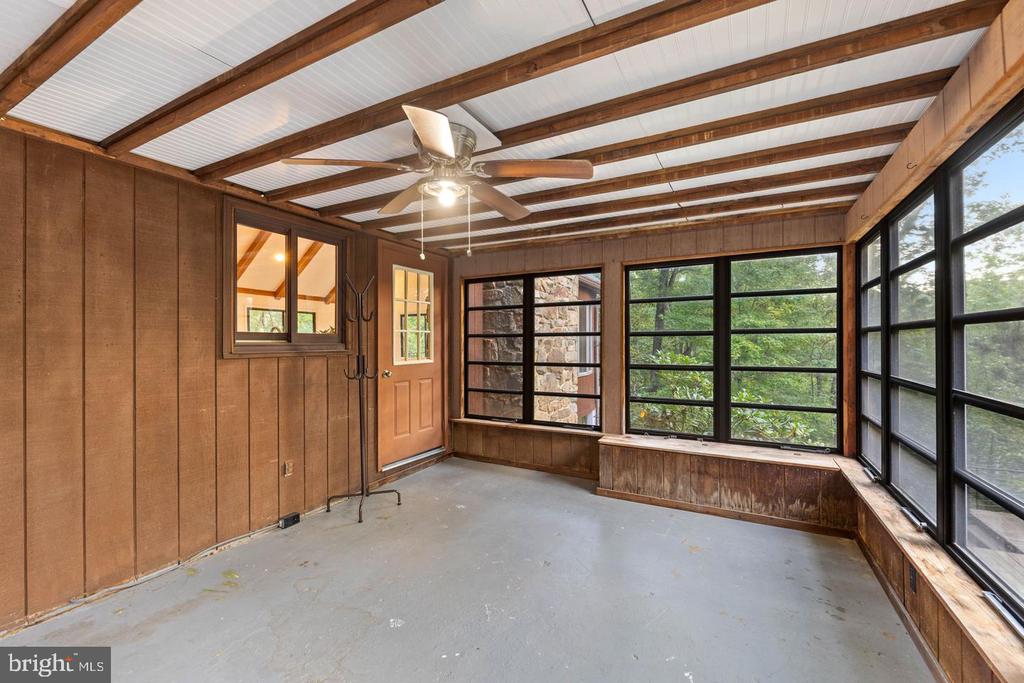 274 THREE OAKS DRIVE