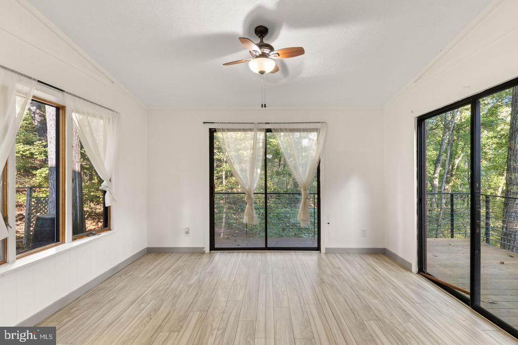 274 THREE OAKS DRIVE