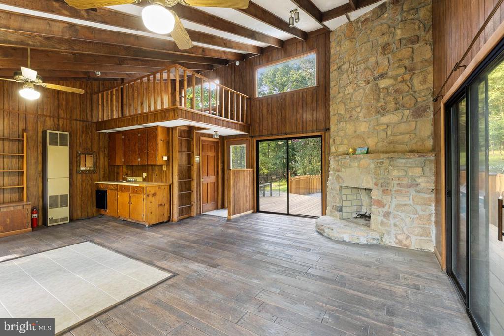 274 THREE OAKS DRIVE