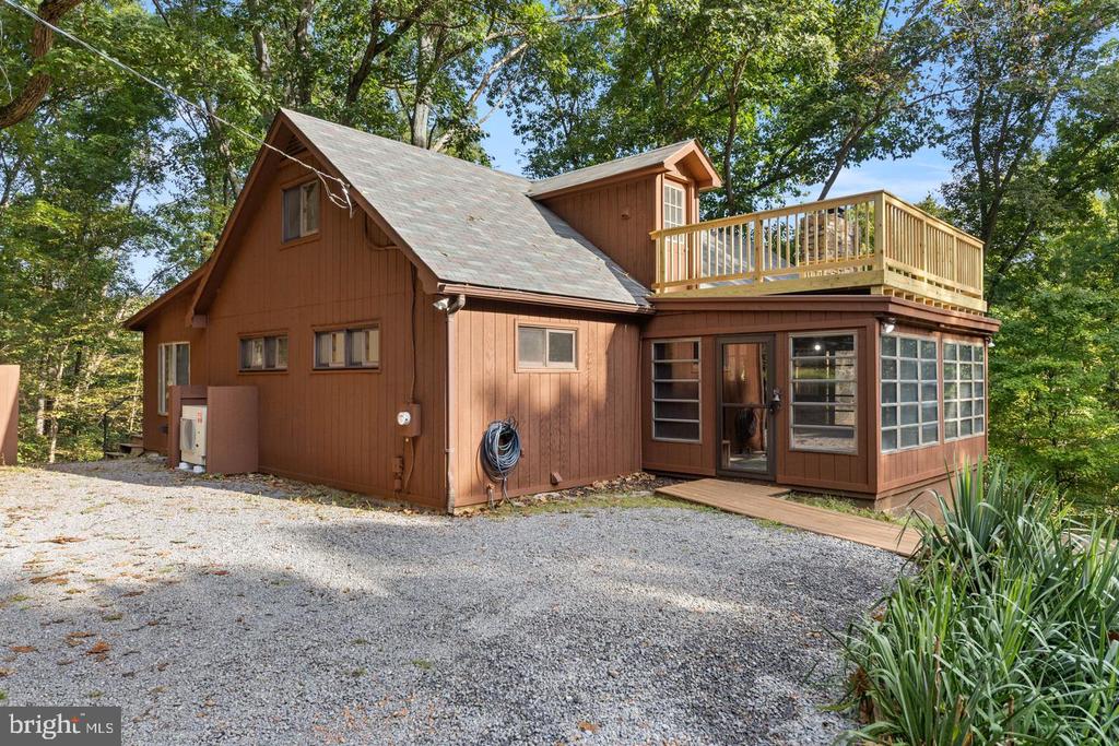 274 THREE OAKS DRIVE