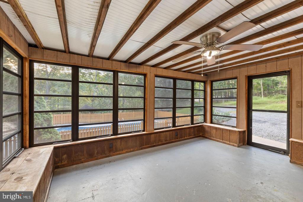 274 THREE OAKS DRIVE