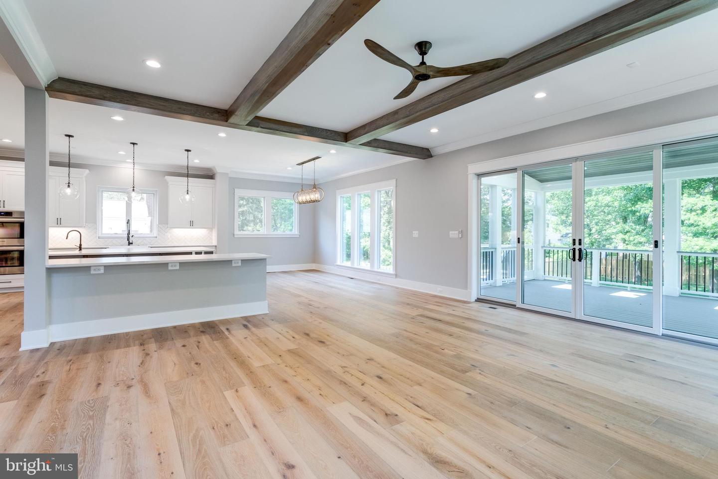 302 JADE COURT NW