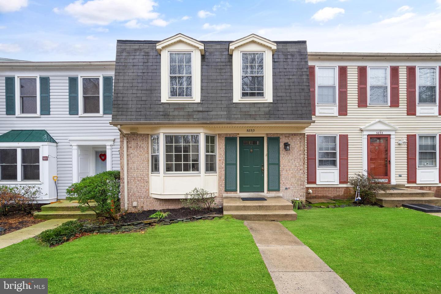 5853 ROCKDALE COURT