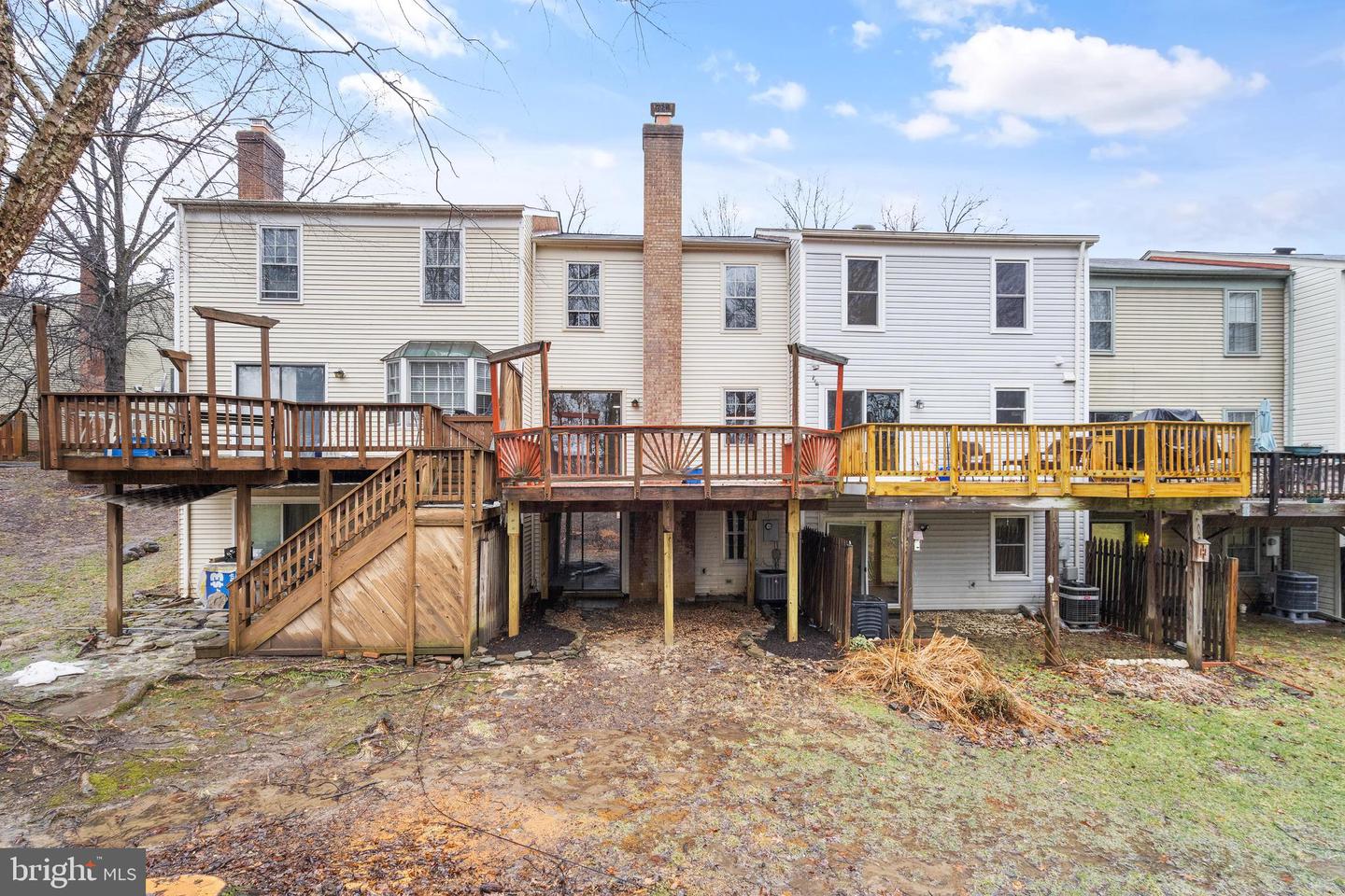5853 ROCKDALE COURT