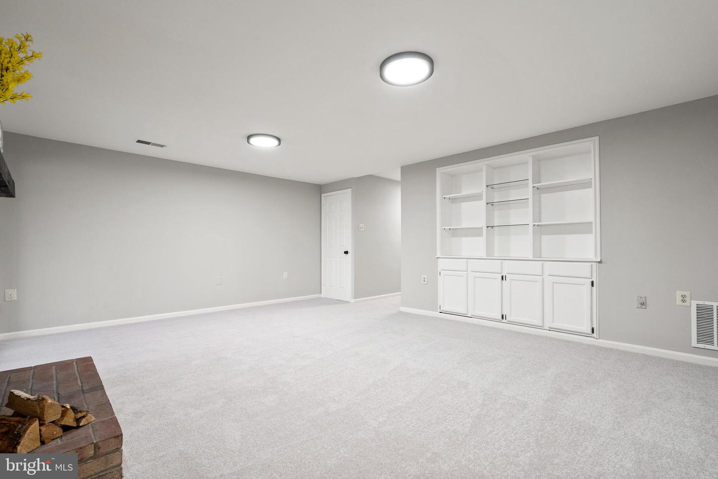 5853 ROCKDALE COURT