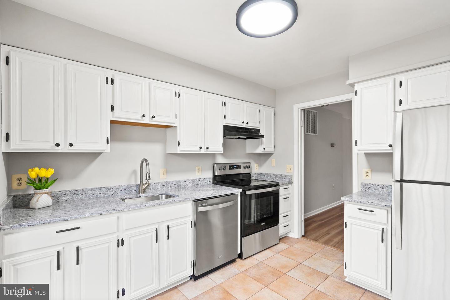5853 ROCKDALE COURT