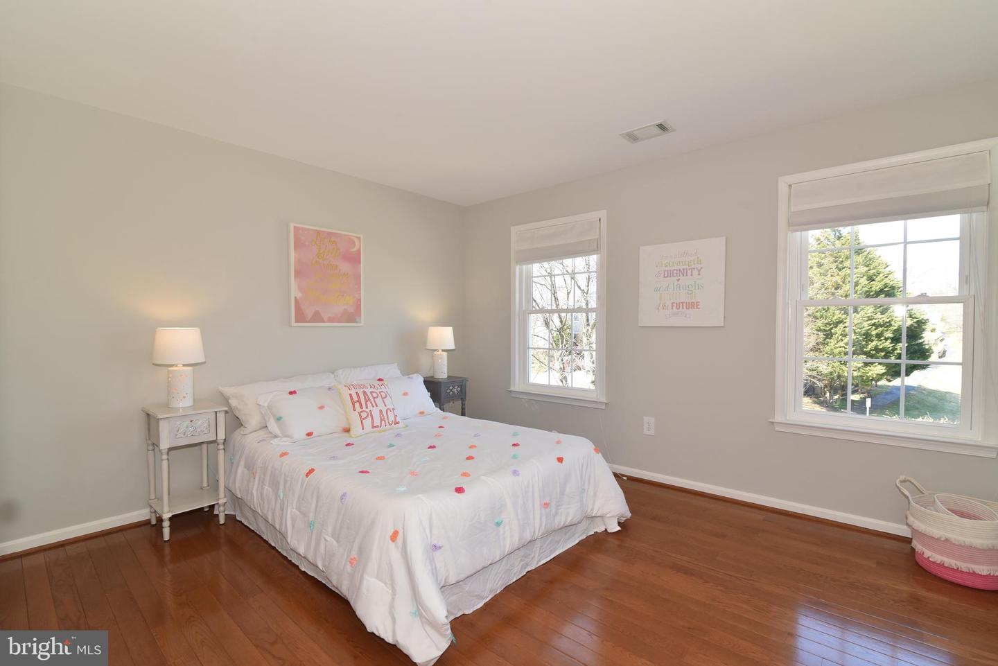 1548 KINGSTREAM CIRCLE