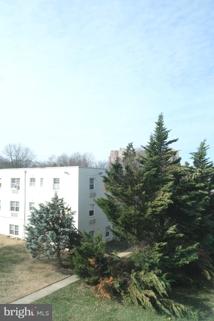 2241 FARRINGTON AVENUE Unit: 303