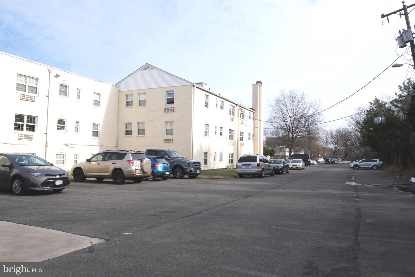 2241 FARRINGTON AVENUE Unit: 303