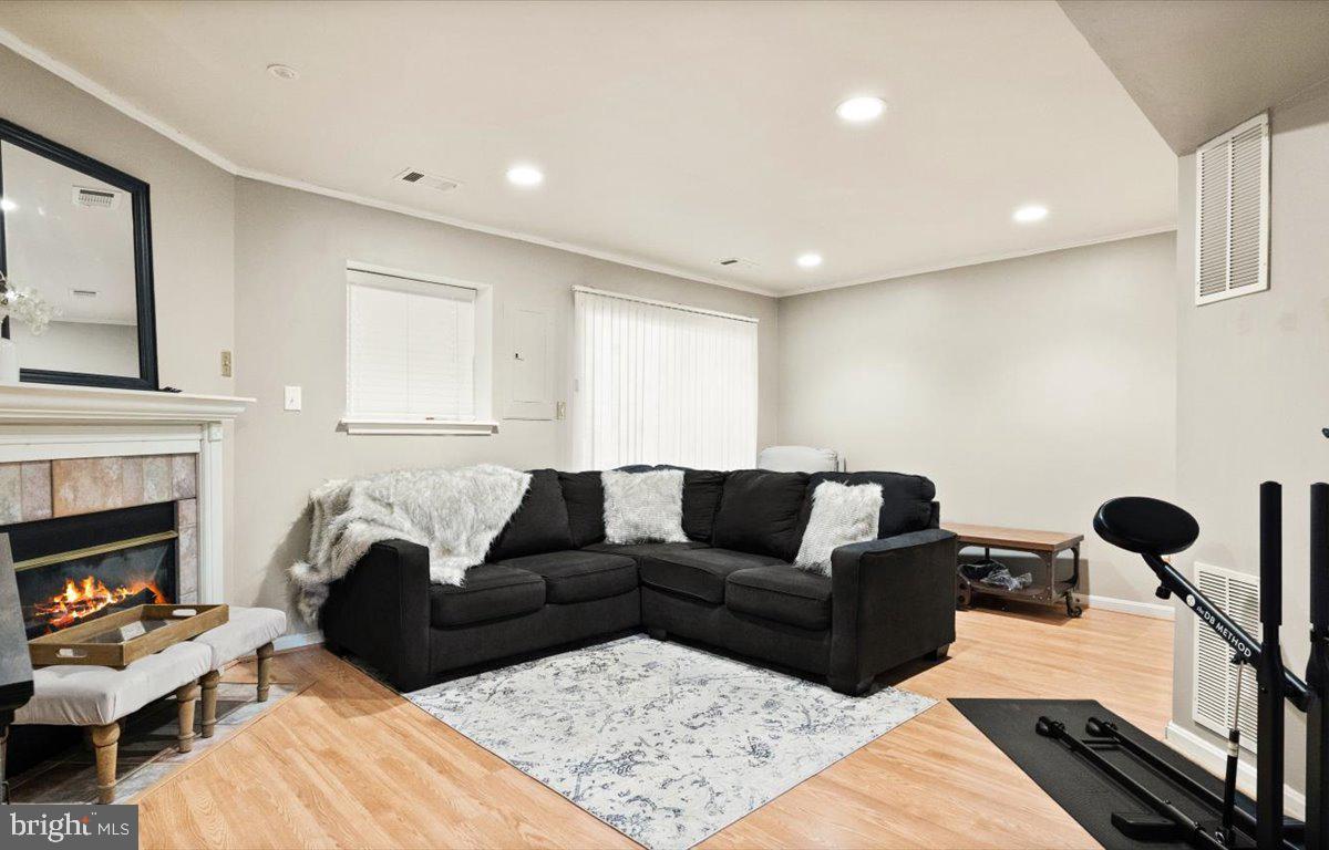 5554 JOWETT COURT