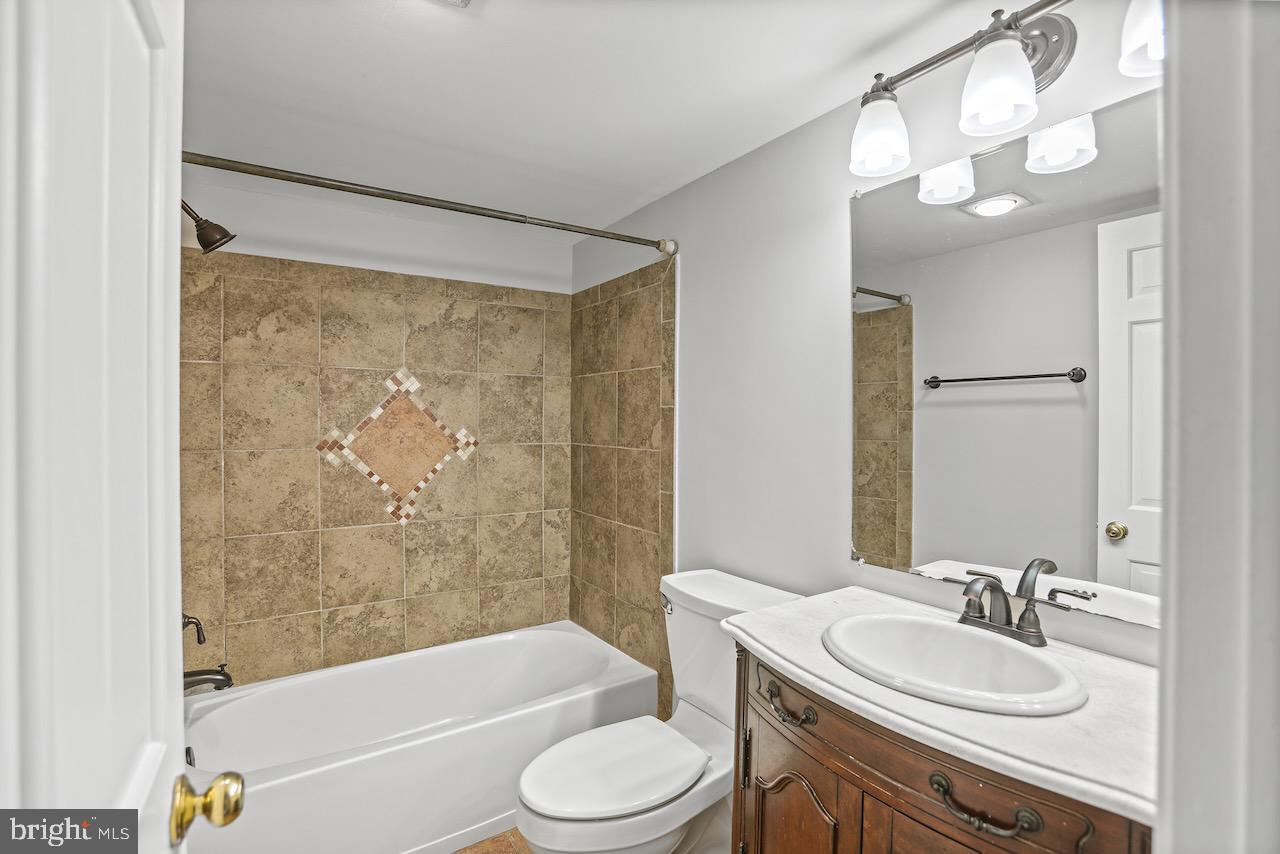 7700 TREMAYNE Unit: 102