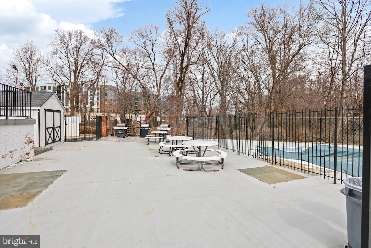 7700 TREMAYNE Unit: 102